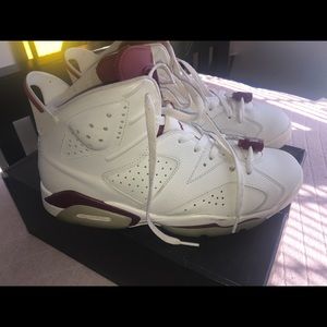 Jordan maroon 6s